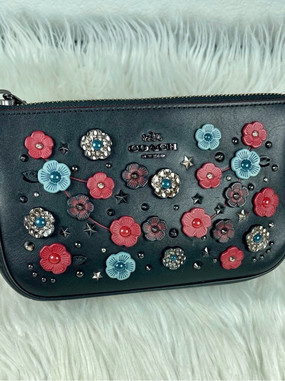 Coach Nolita 19 w/ tea roses and snakeskin detail - Picture 3 of 11